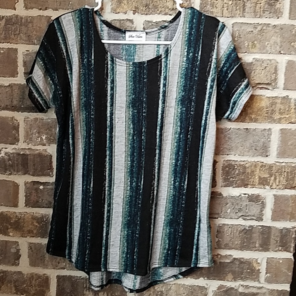 💥🎪❤Star Vixen Curved Neck Top